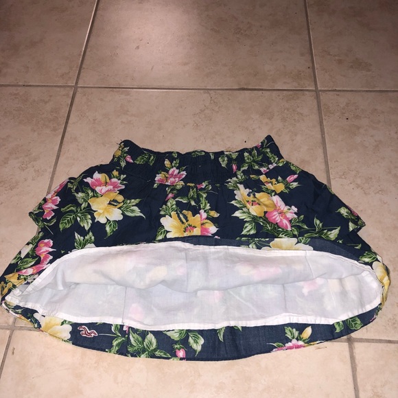 Hollister Floral Print Ruffle Skirt Size S - Picture 4 of 6